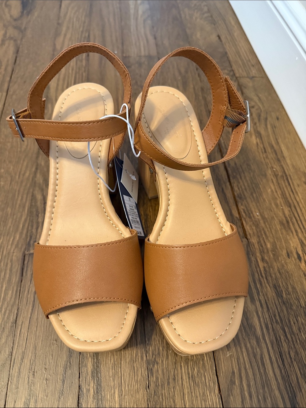 🆕 Universal Thread Platform Sandals - Picture 3 of 5